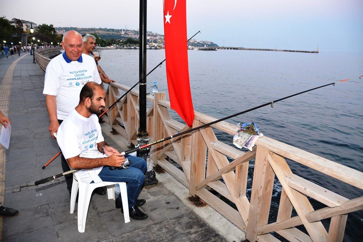 "Görmeyen Gözler" Rastgele Dedi