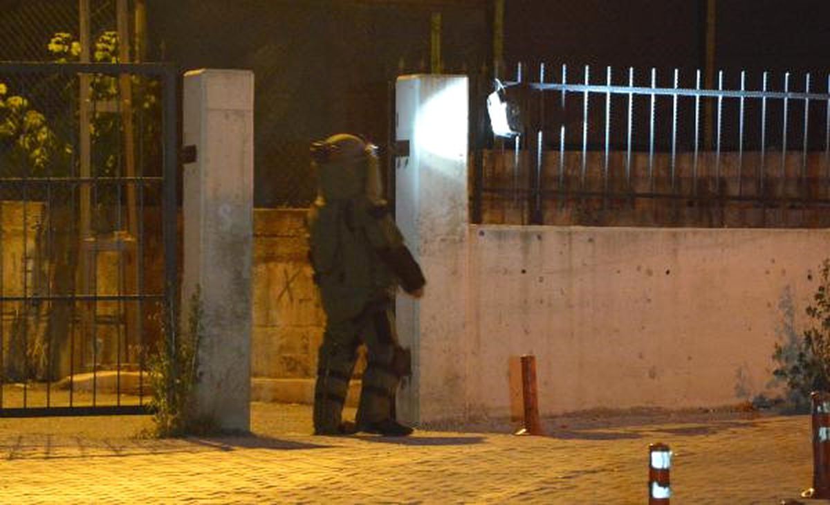 Hastane Bahçesinde Bomba Endişesi