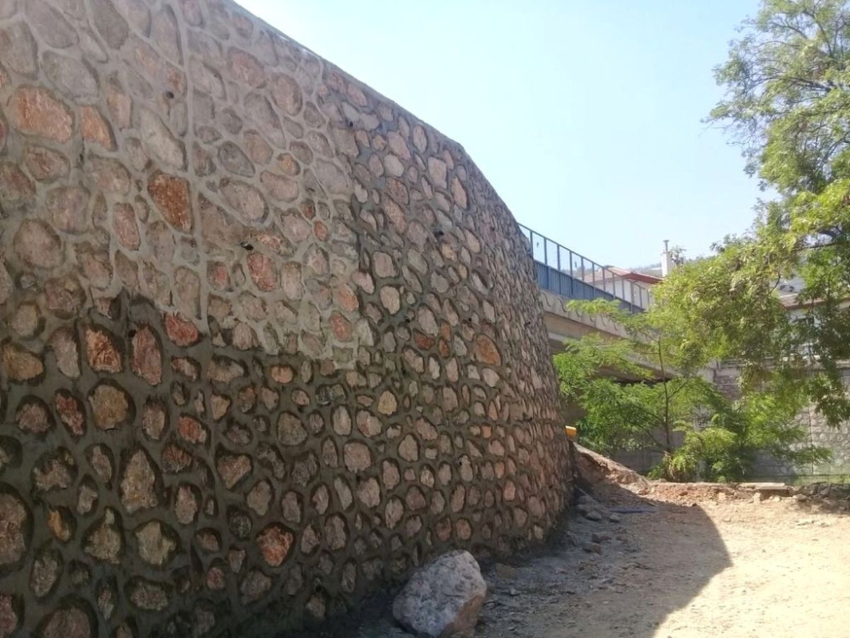 Hereke Anadolu Lisesi\'nin İstinat Duvarı Tamamlandı