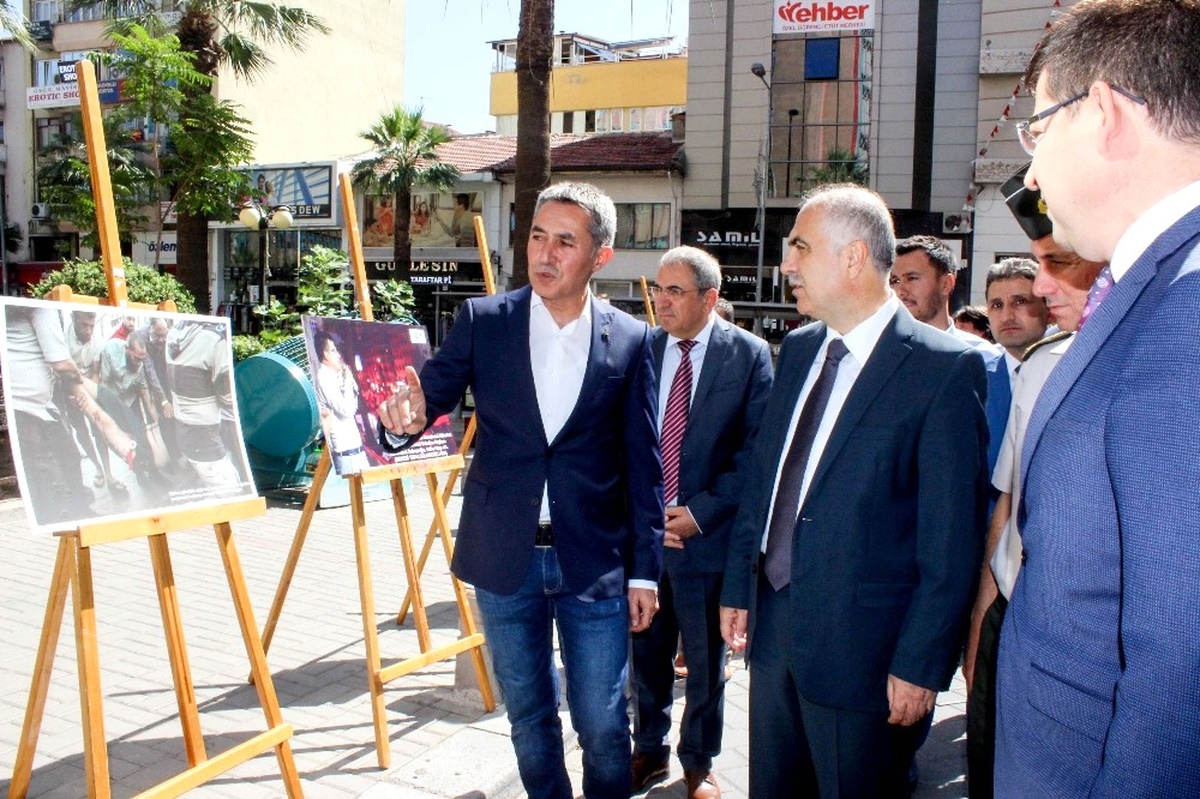 İha\'nın \'15 Temmuz Destanı\' Fotoğraf Sergisi Denizli\'de Açıldı