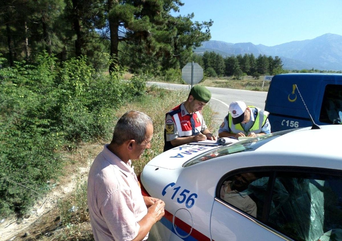 Kargı\'da Jandarma ve Polis Ekiplerinden Ortak Trafik Uygulaması