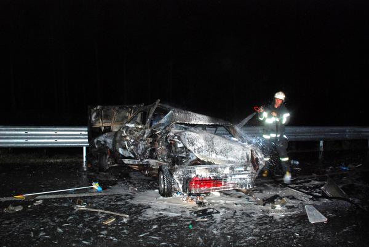 Kastamonu\'da Kaza Yapıp Alev Alan Otomobilde 2 Kişi Yaralandı