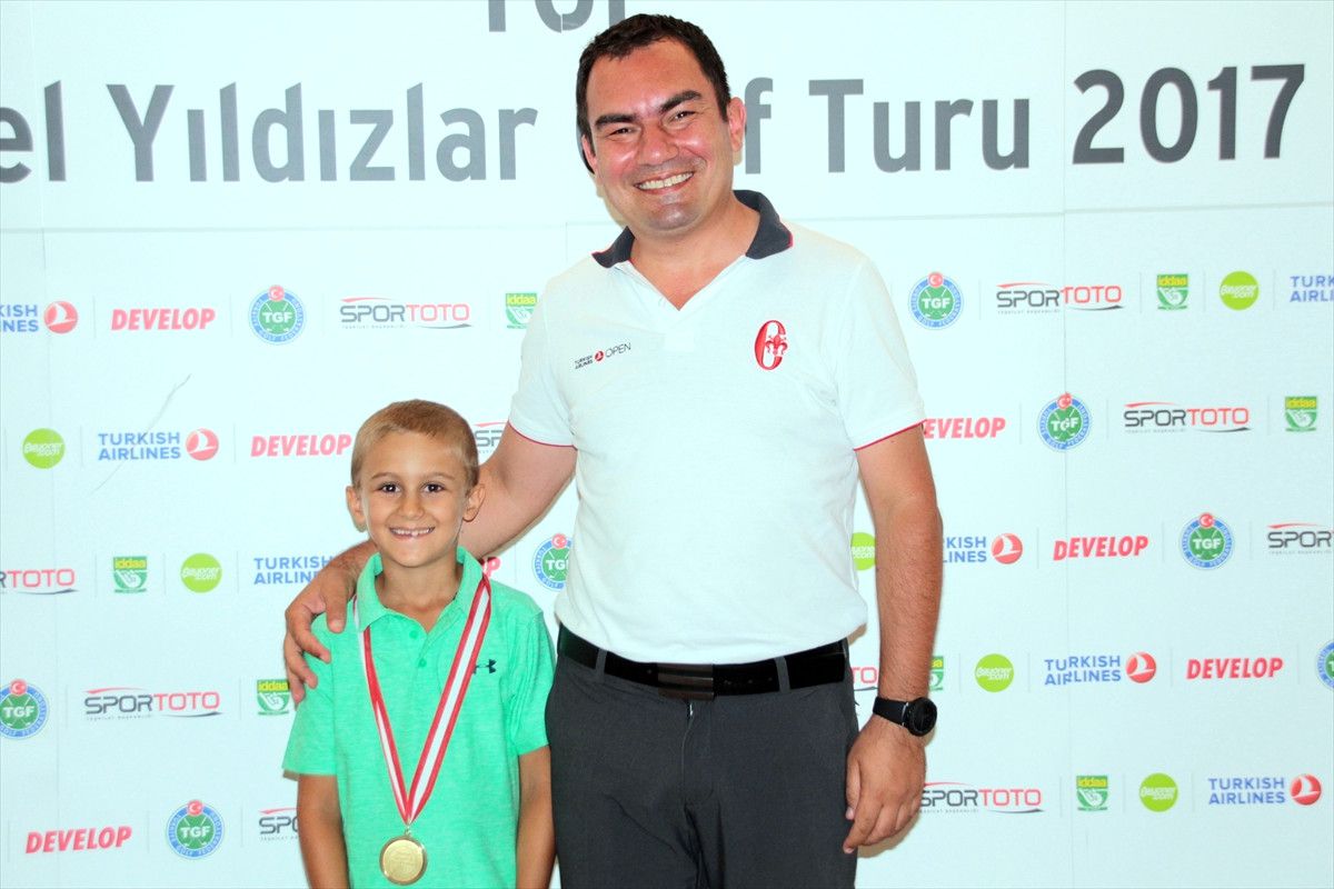 Kepez Belediyesinden 15 Temmuz Anısına Cadde ve Anıt