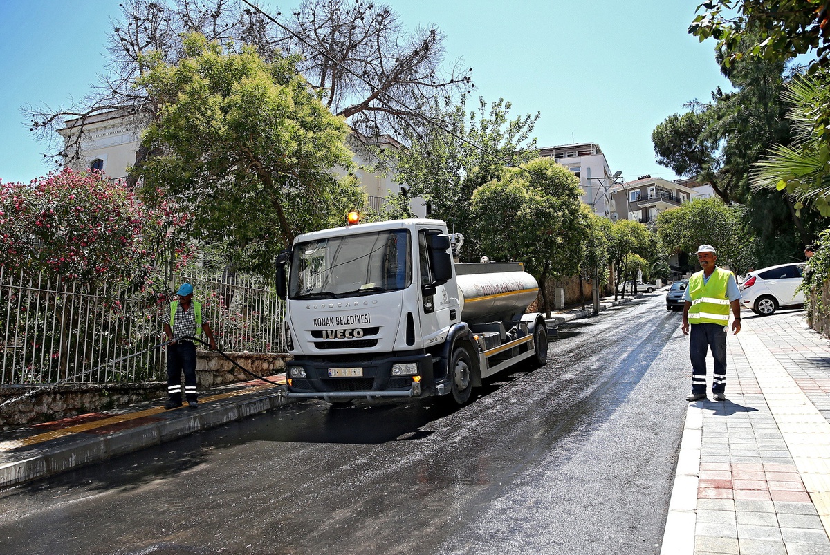 Konak\'ta Kaldırım ve Yol Seferberliği