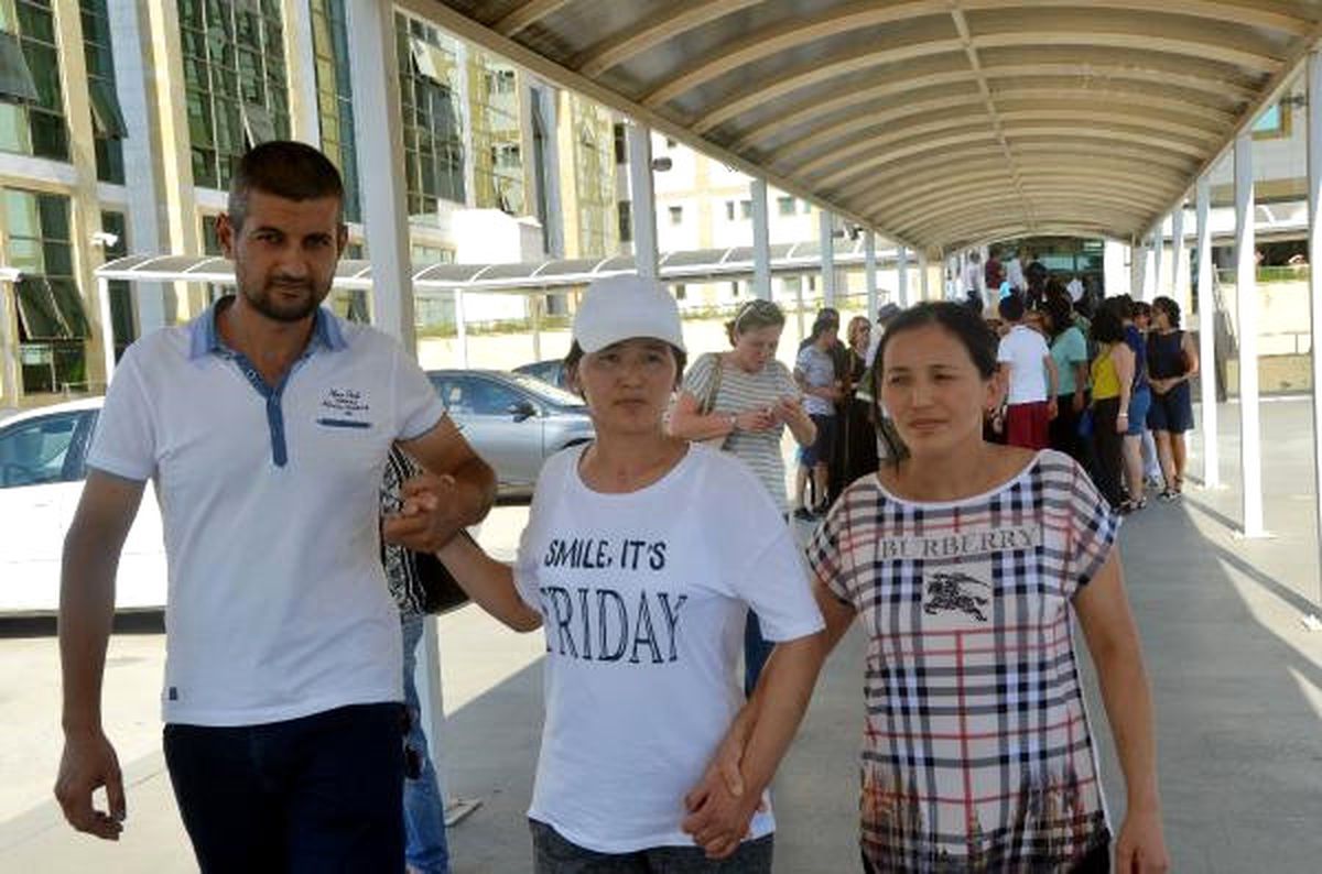 Malika\'yı Atmadım, Kusarken Minibüsten Düştü\'