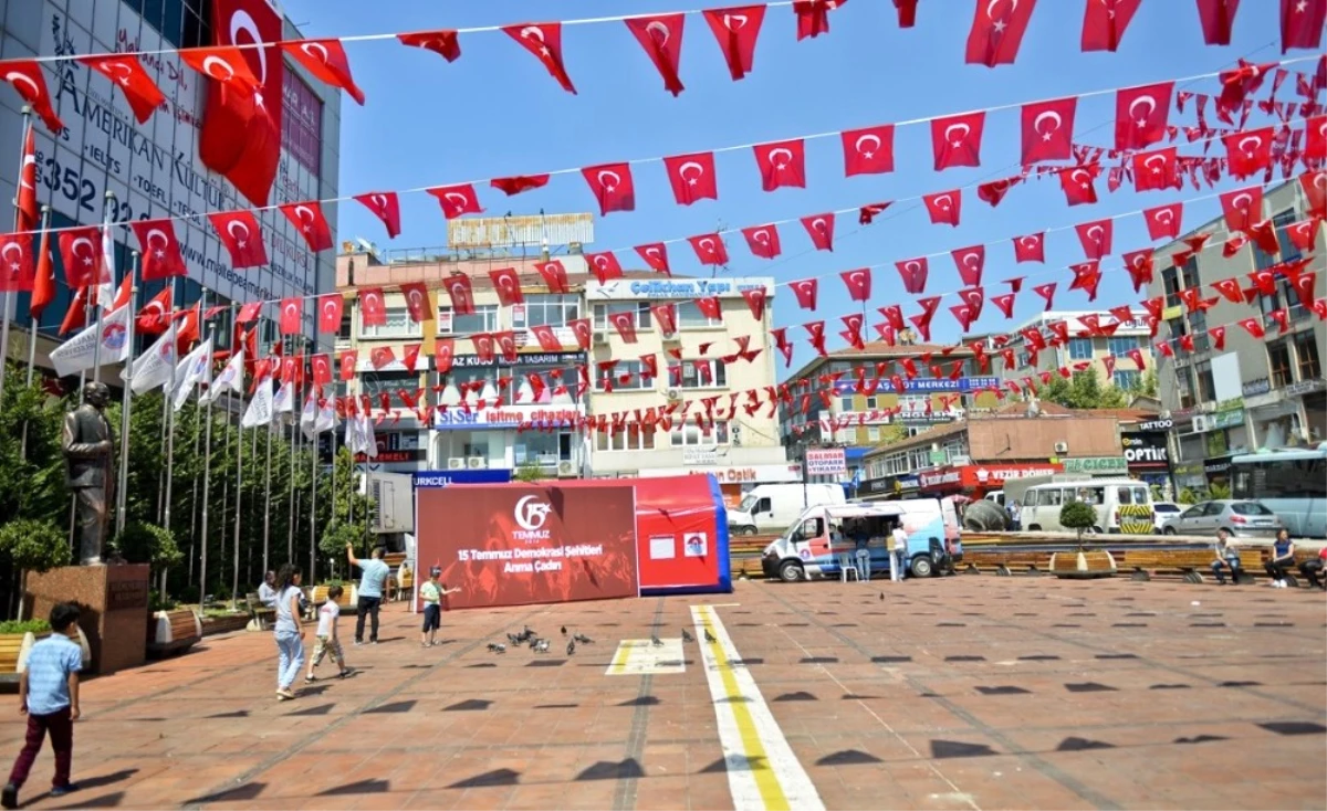 Maltepe Meydanı "Demokrasi Nöbetine" Hazır