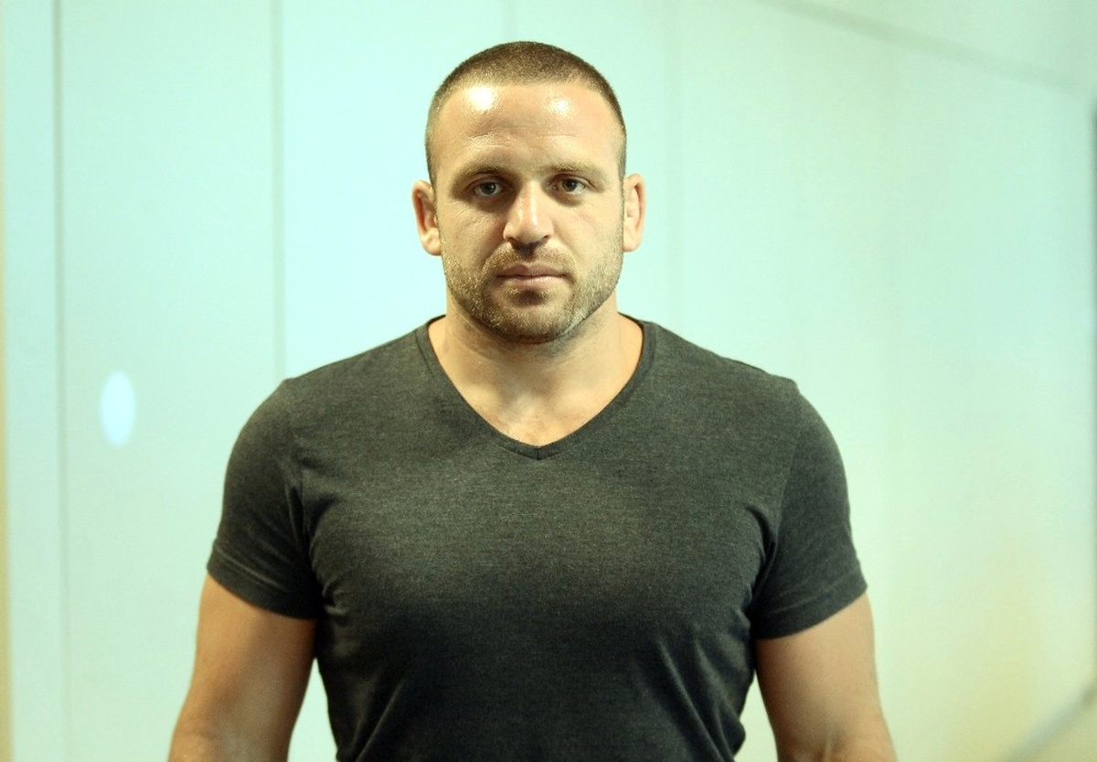 Salih Erinç: "Herkes Kılıfından Çekilmiş Bıçak Gibi Keskin ve Sivri"