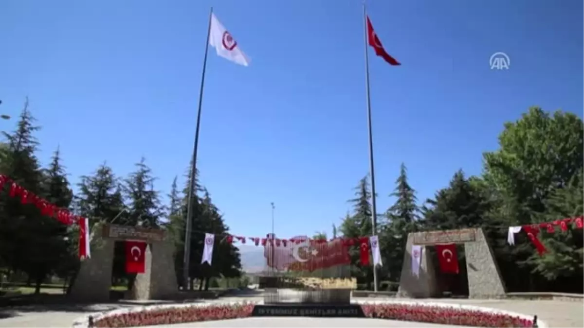 Sdü\'de 15 Temmuz Şehitleri Anısına Anıt