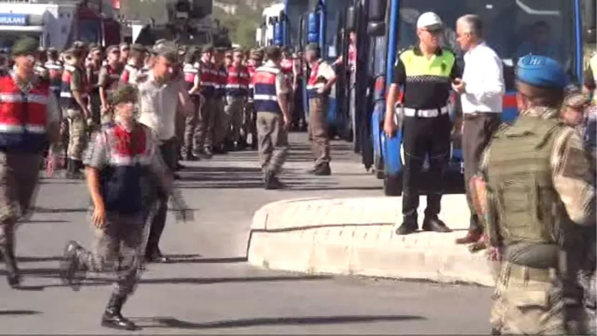 Suikast Timi Duruşmasında \'Hero\' Yazılı Tişört Gerginliği