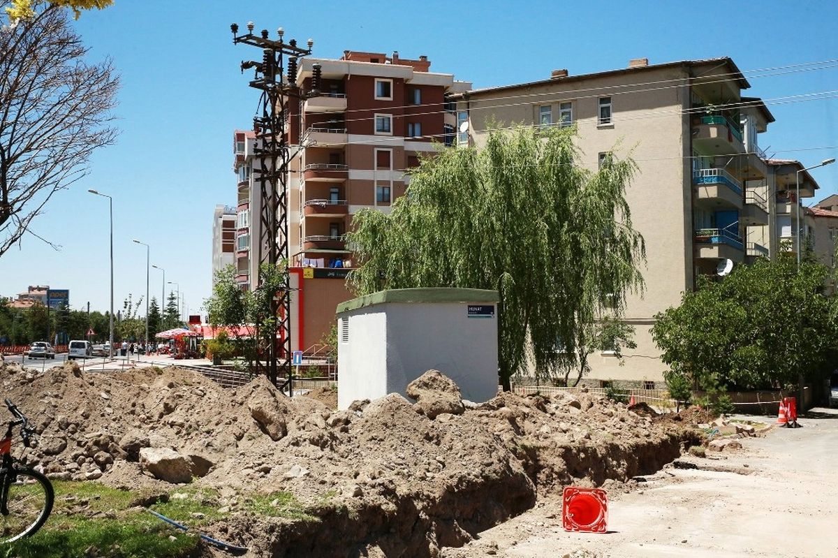 Talas\'ta Elektrik Hatları ve Trafolar Yer Altına Alınıyor