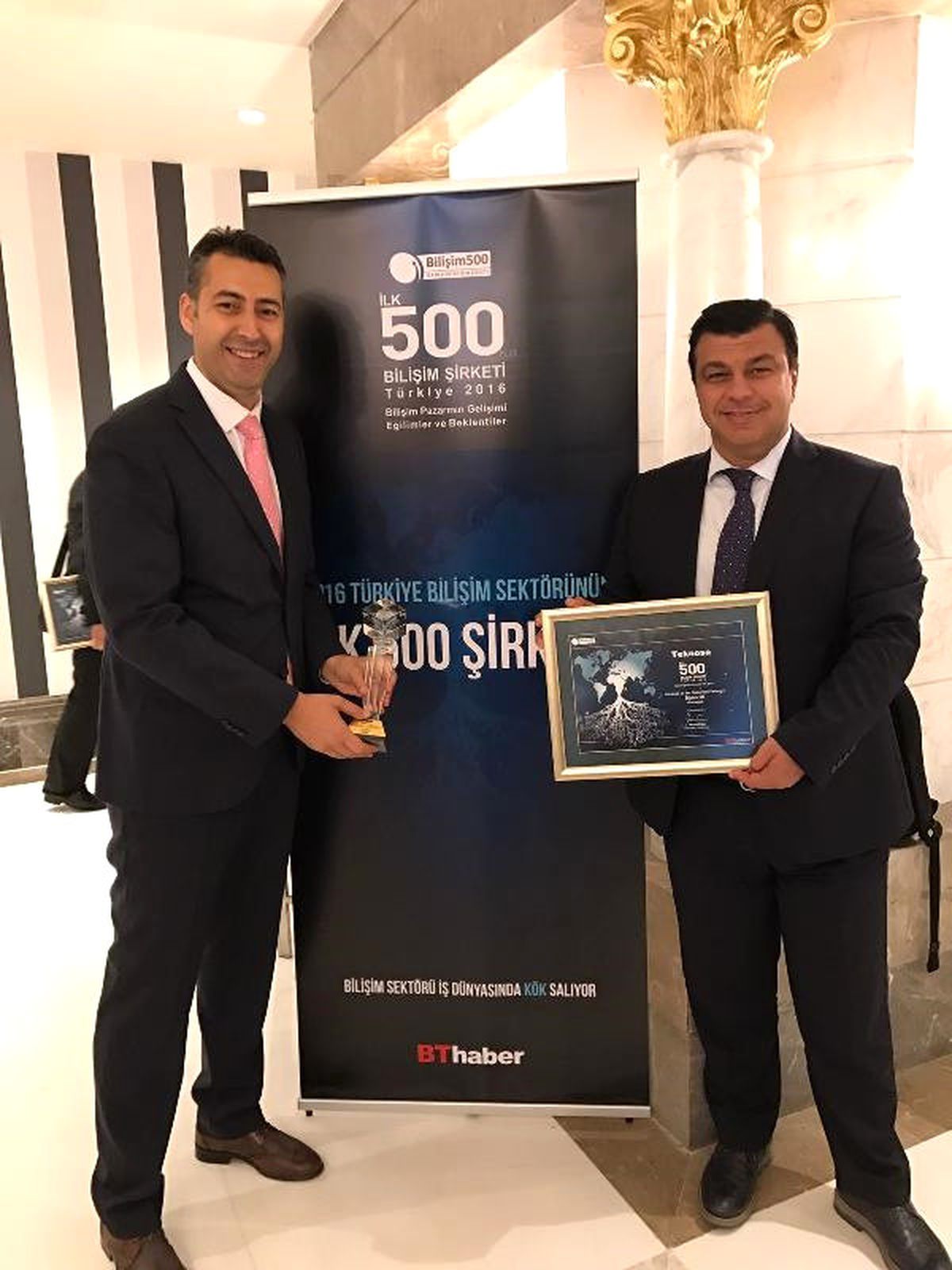 Teknosa Bilişim 500\'de 2 Ödül Aldı