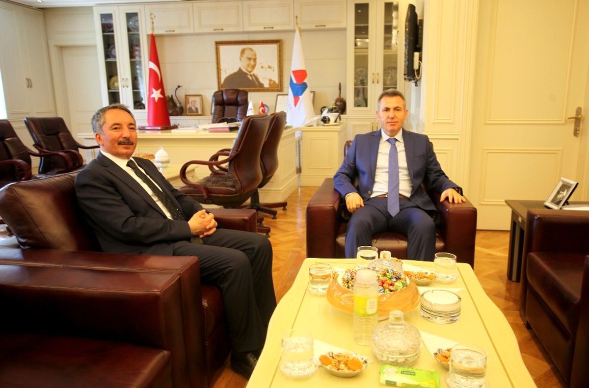 Vali Elban\'dan Rektör Karabulut\'a Ziyaret