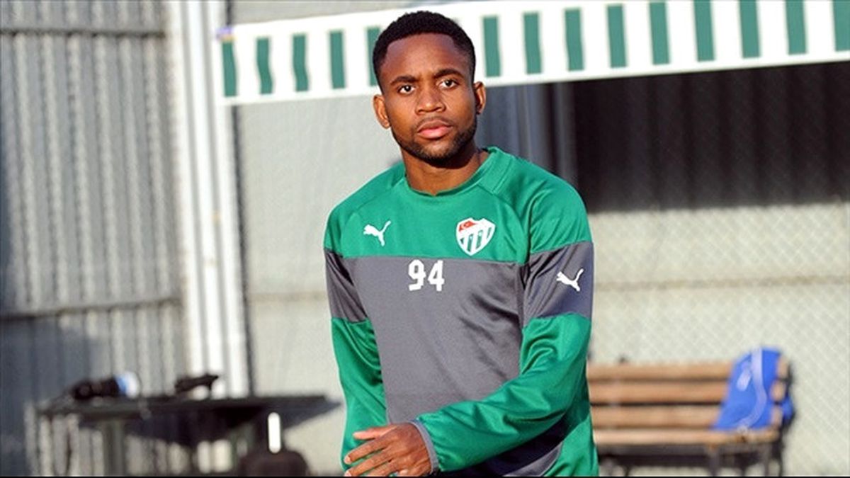 Villarreal, Bakambu ile Sözleşme Uzattı