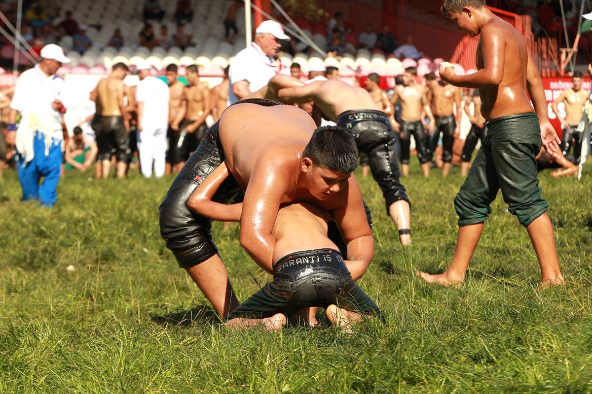111 Kiloluk Rakibine Yenilen Güreşçi, Gözyaşlarına Boğuldu