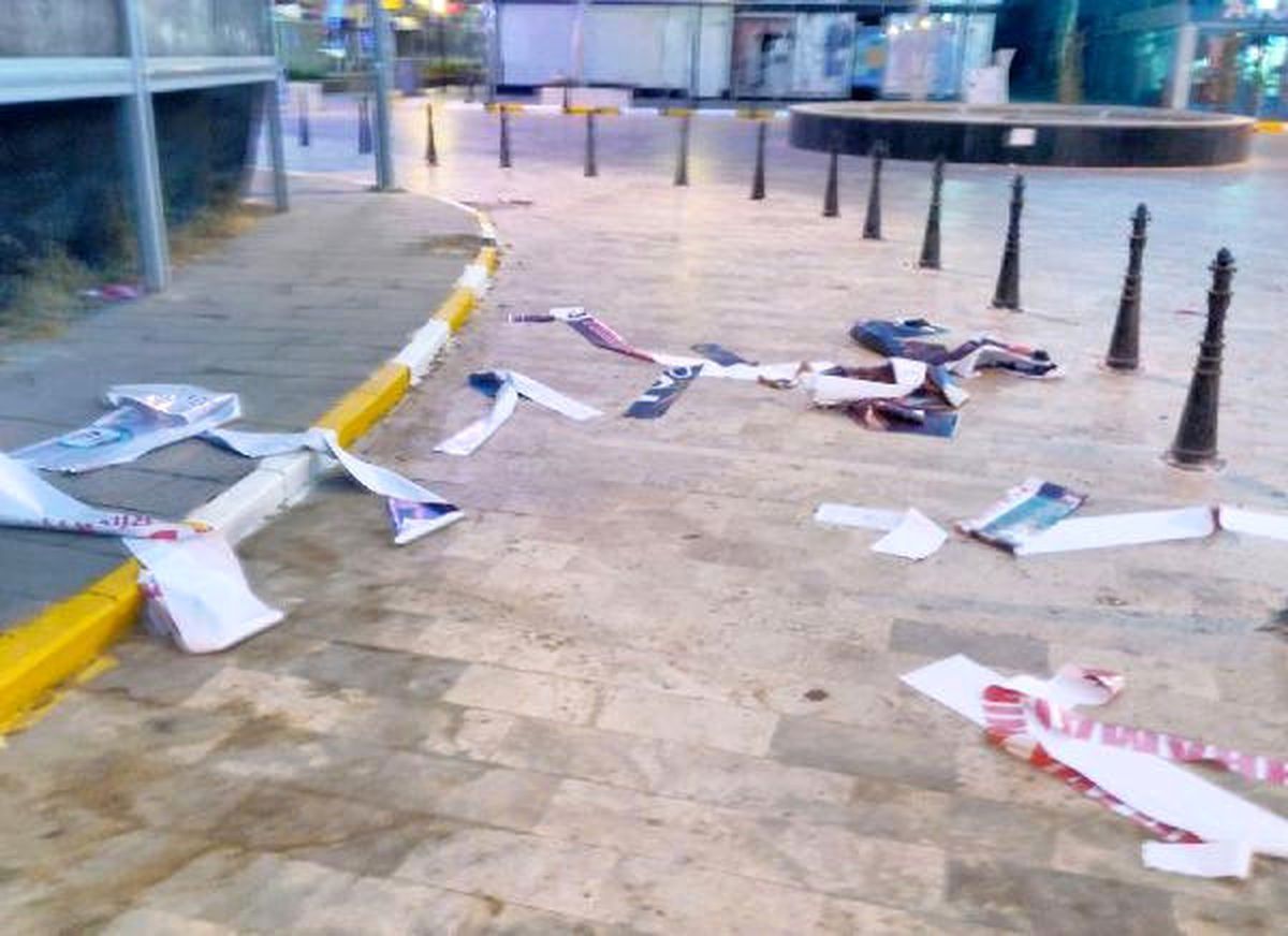 15 Temmuz Afişlerini Parçalayan 3 Kişi Gözaltına Alındı