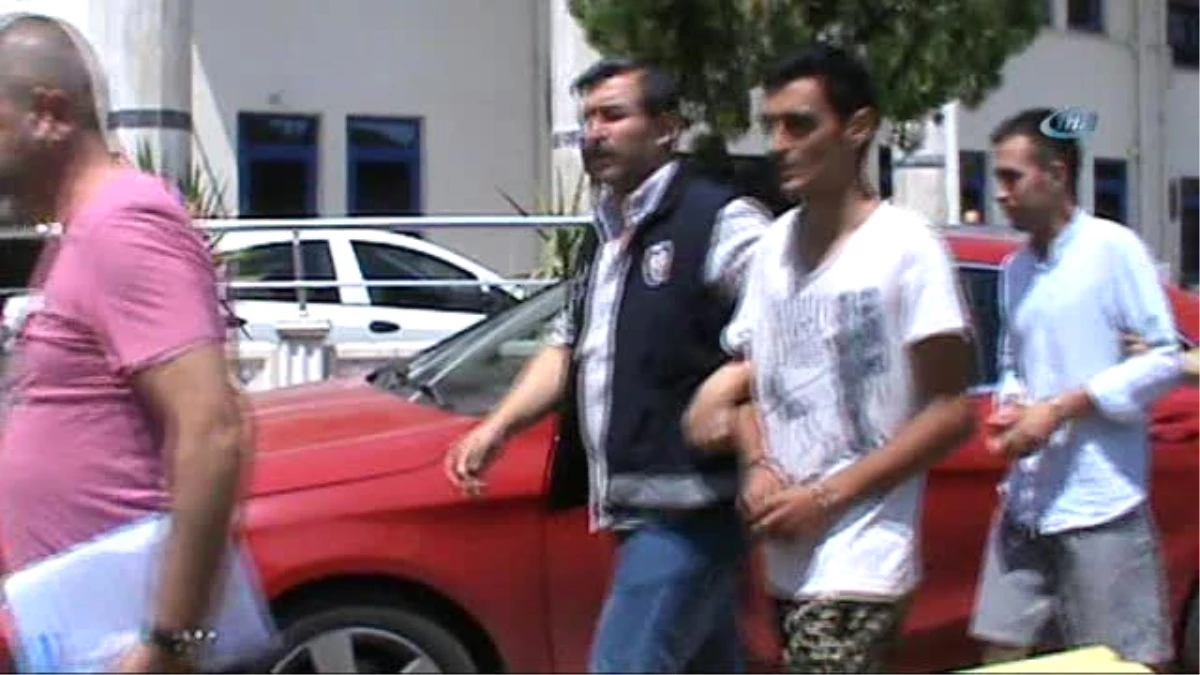 15 Temmuz Destanı Afişlerine Saldırıya Üç Gözaltı