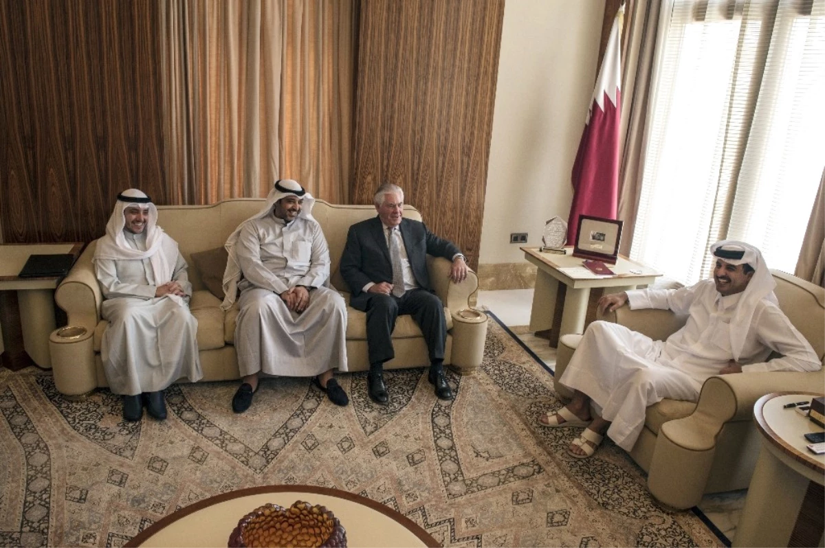 ABD Dışişleri Bakanı Tillerson, Katar Emiri Thani ile Görüştü