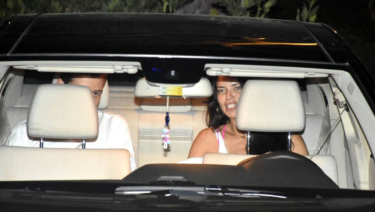 Adriana Lima, Metin Hara\'nın Elini Bir An Olsun Bırakmadı