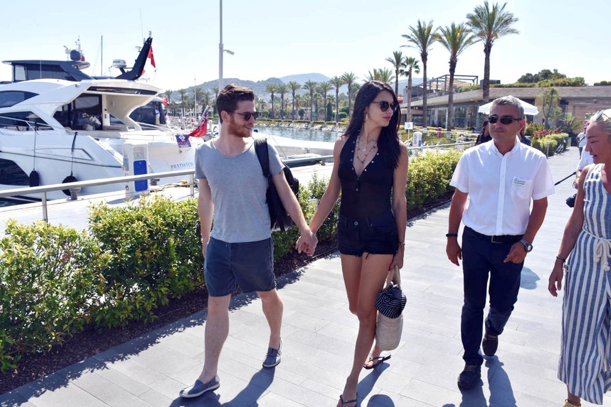 Adriana Lima Yazar Sevgilisi Ile Tatilini Bodrum\'da Sürdürüyor