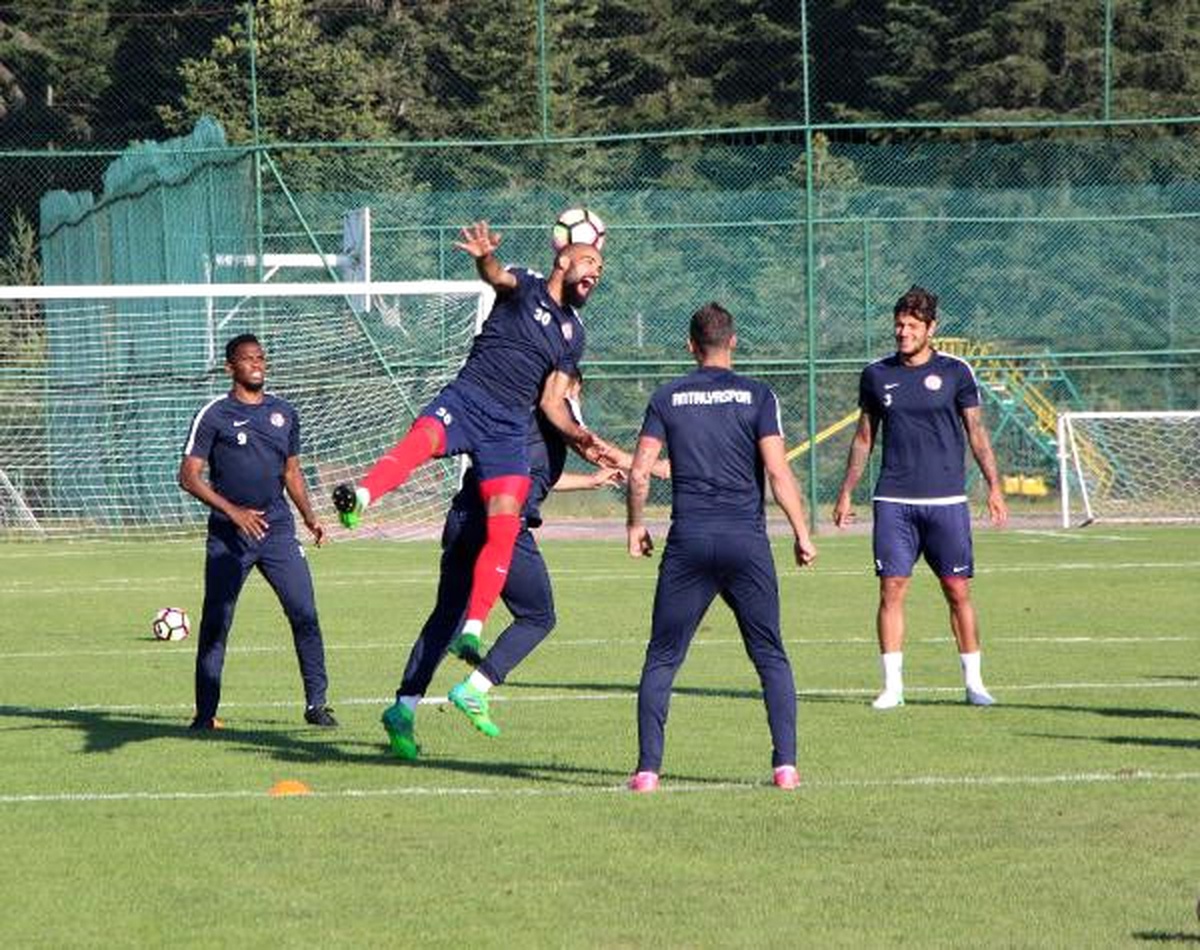 Antalyaspor Teknik Direktörü Çalımbay: "Takımlar Çok Güçlendi"