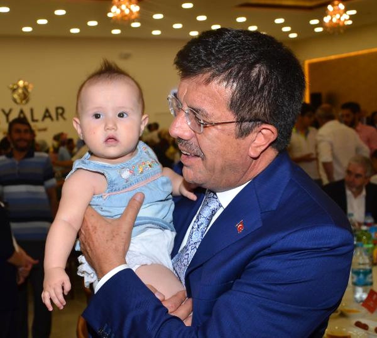 Bakan Zeybekci Şehit ve Gazi Yakınlarıyla Yemekte Buluştu