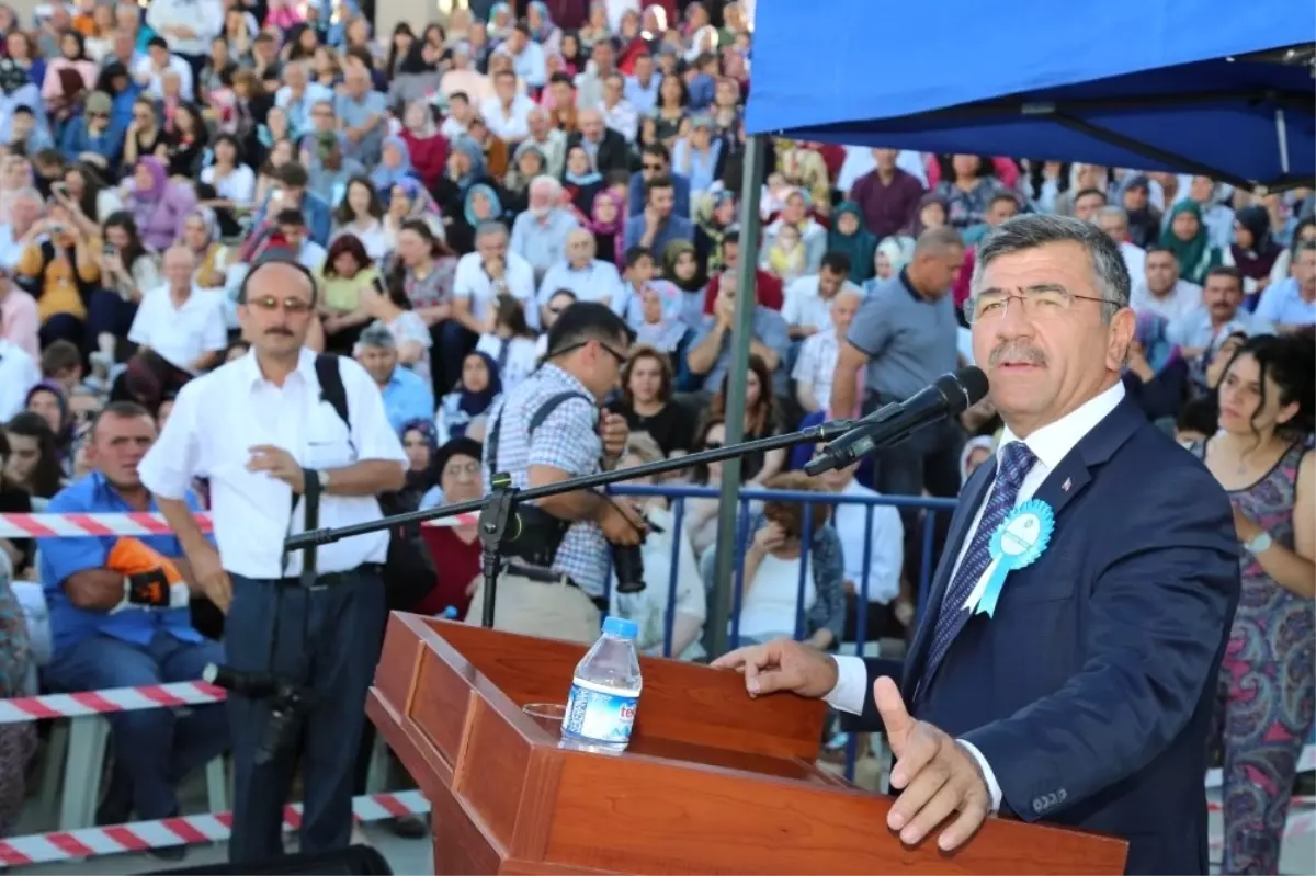 Başkan Akdoğan, Ömer Halisdemir Üniversitesinin Mezuniyet Törenine Katıldı