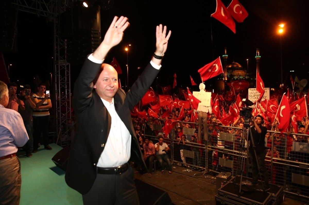 Başkan Çolakbayrakdar, "15 Temmuz\'da Kocaman Bir Aile Olduğumuzu 27 Günlük Nöbette Gösterdik"