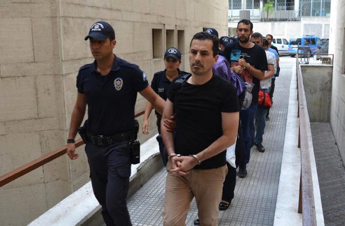 Bursa\'da Fetö\'den İhraç Edilen 7 Eski Öğretmen Adliyeye Sevkedildi