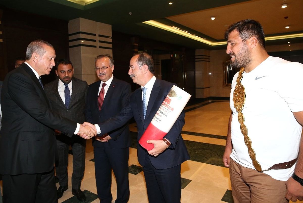 Cumhurbaşkanı Erdoğan\'a Kırkpınar Daveti