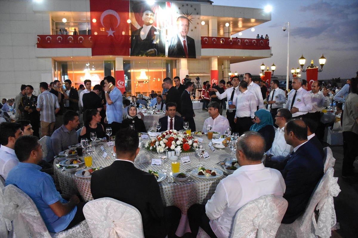 Diyarbakır\'da Şehit Aileleri ve Gaziler Onuruna Yemek Düzenlendi