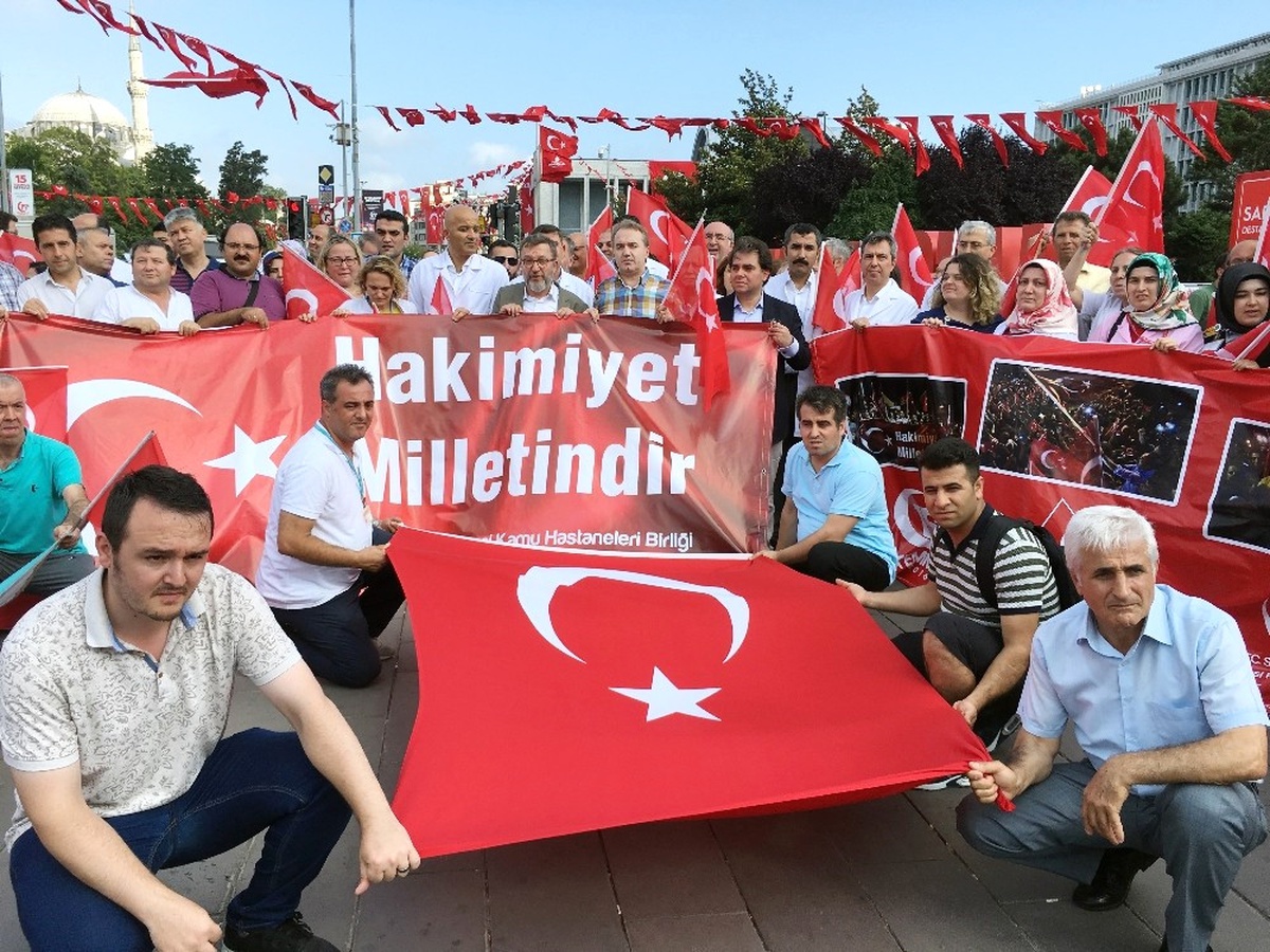 Fatih Bölgesi Kamu Hastaneleri Birliği Genel Sekreterliği "Demokrasi Nöbeti"Ne Başladı