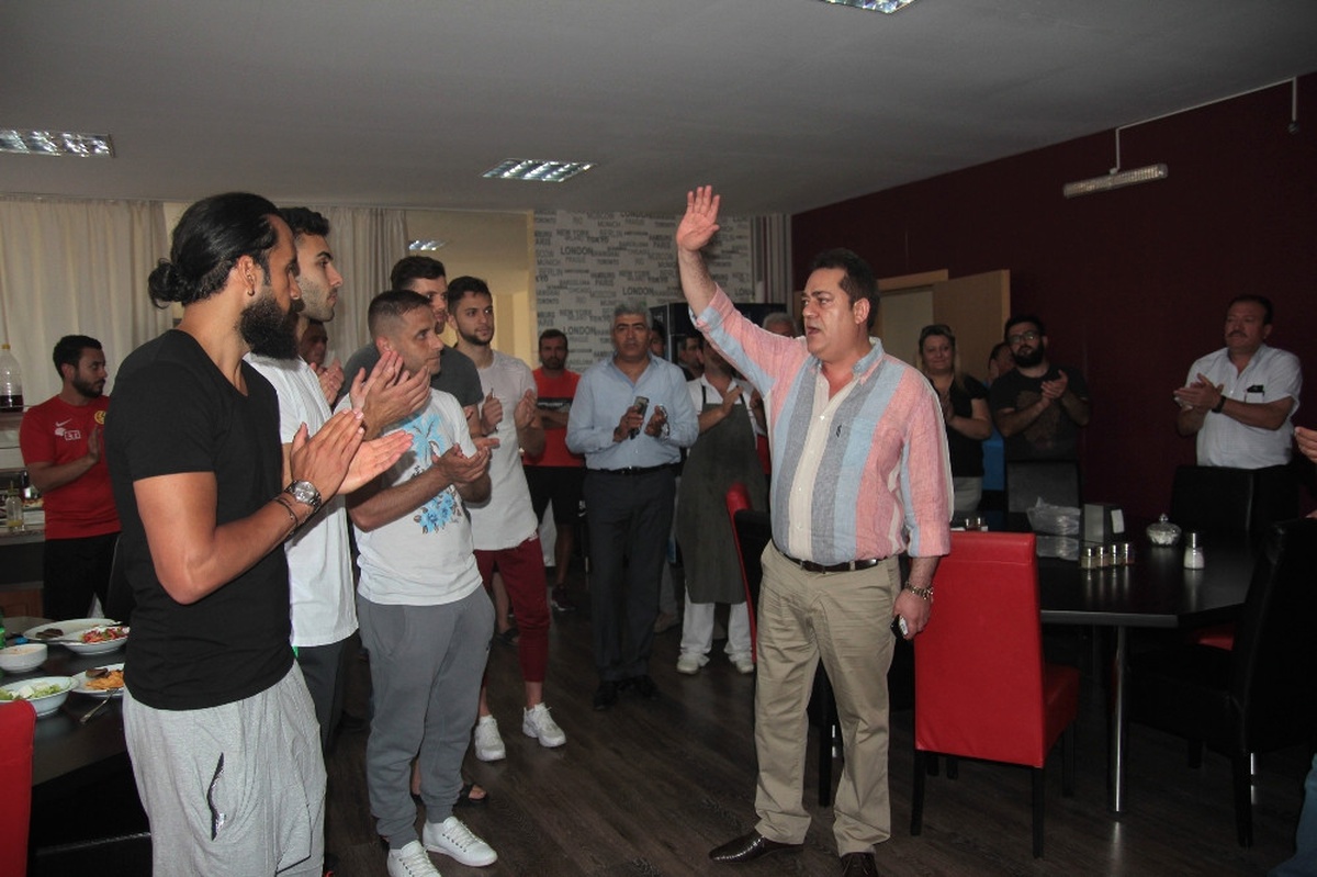 Halil Ünal Eskişehirspor\'a Veda Etti
