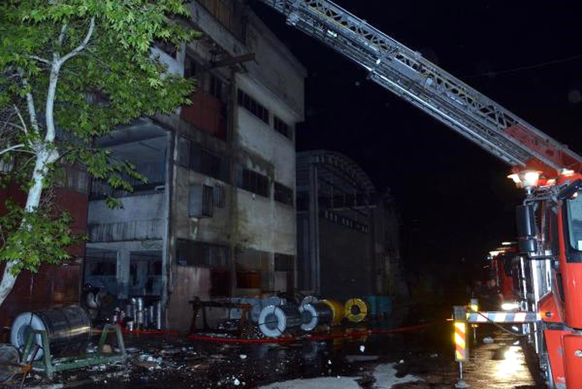 Kahramanmaraş\'ta Çelik Fabrikasında Yangın (2)