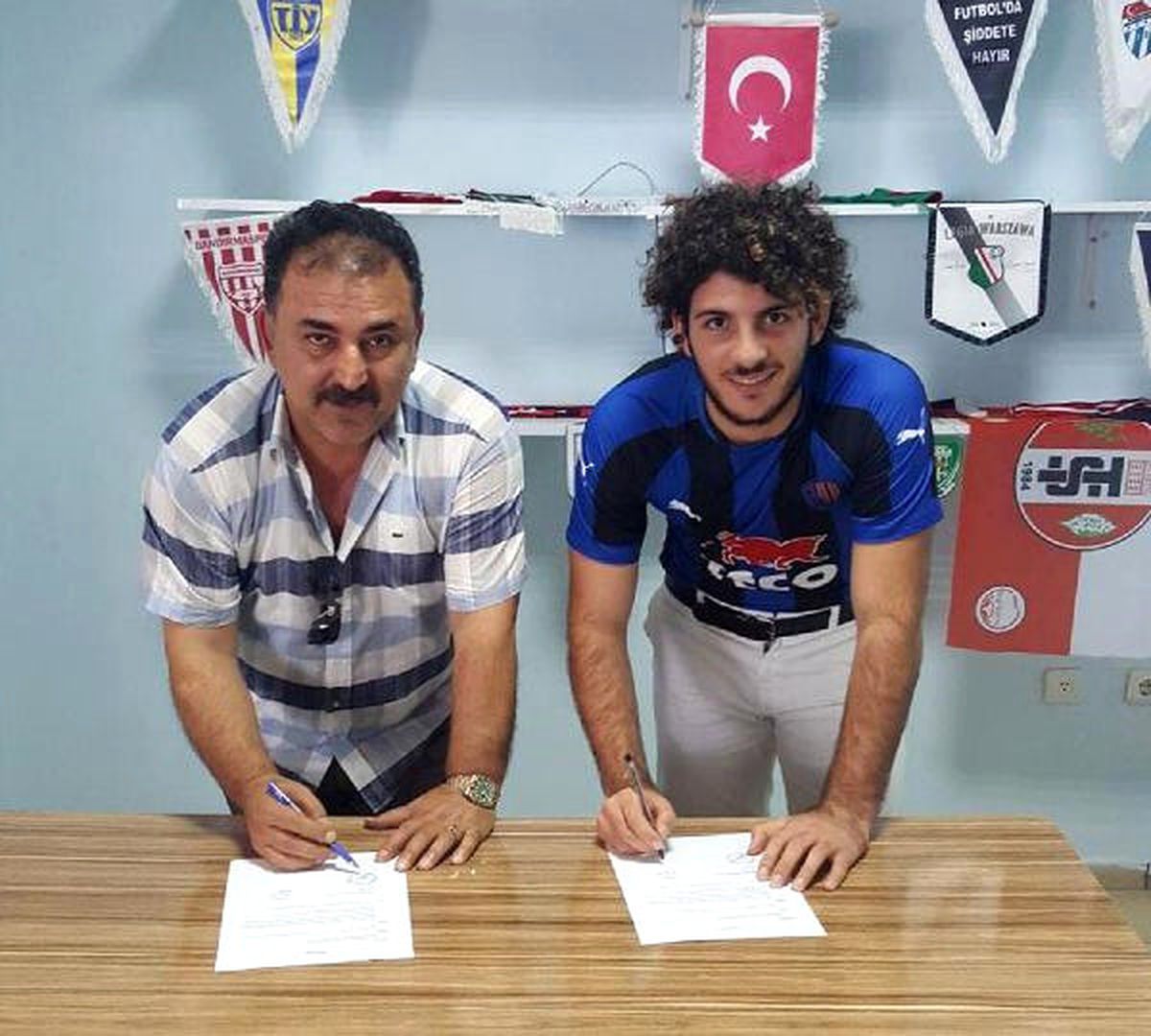 Karacabey Birlikspor\'a 2 Savunmacı