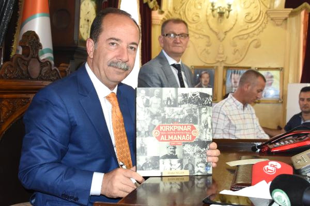 Kırkpınar\'ın 656 Yıllık Tarihi 3 Ciltlik Almanakta Toplandı