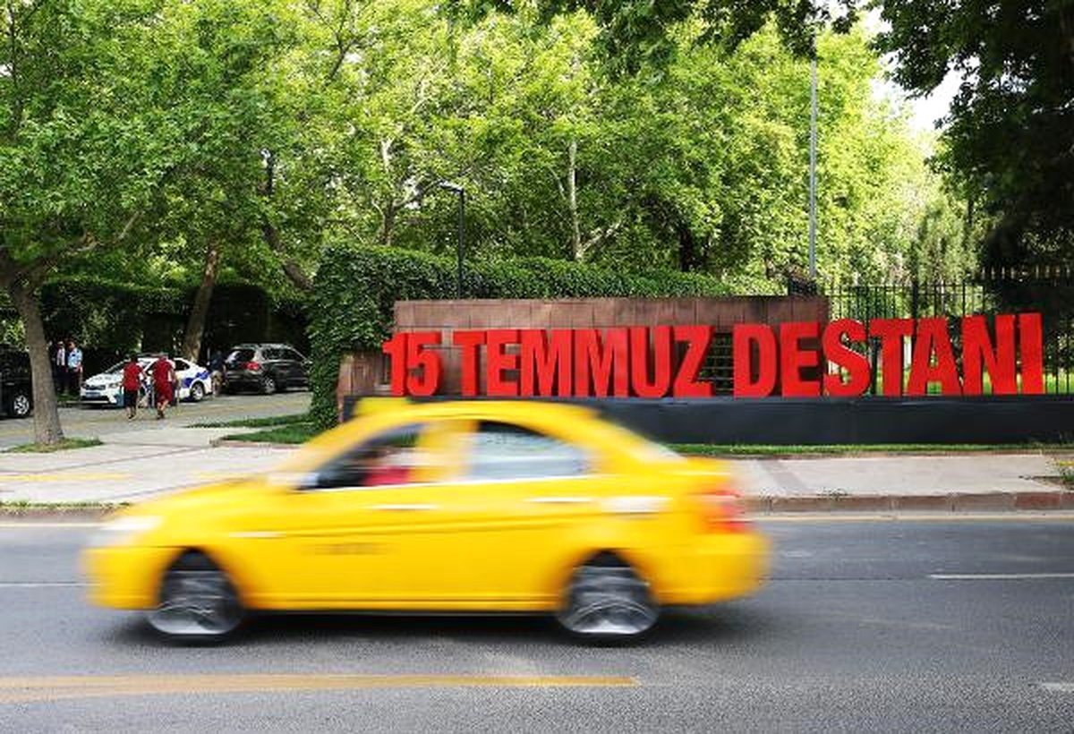 Köşk\'ün Önünden Geçen Caddeye \'15 Temmuz Destanı\' Yazısı