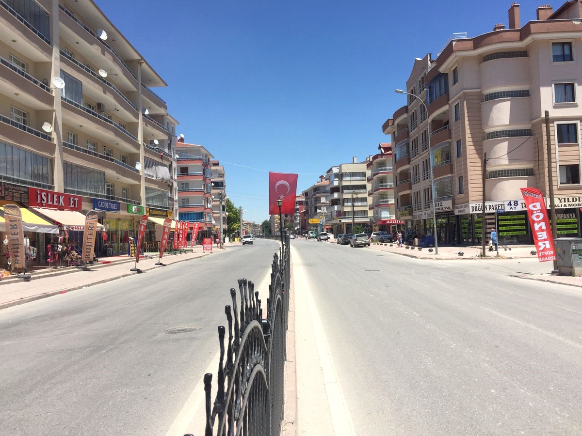 Mahalleli O Caddenin İsminin Değişmesini İstiyor