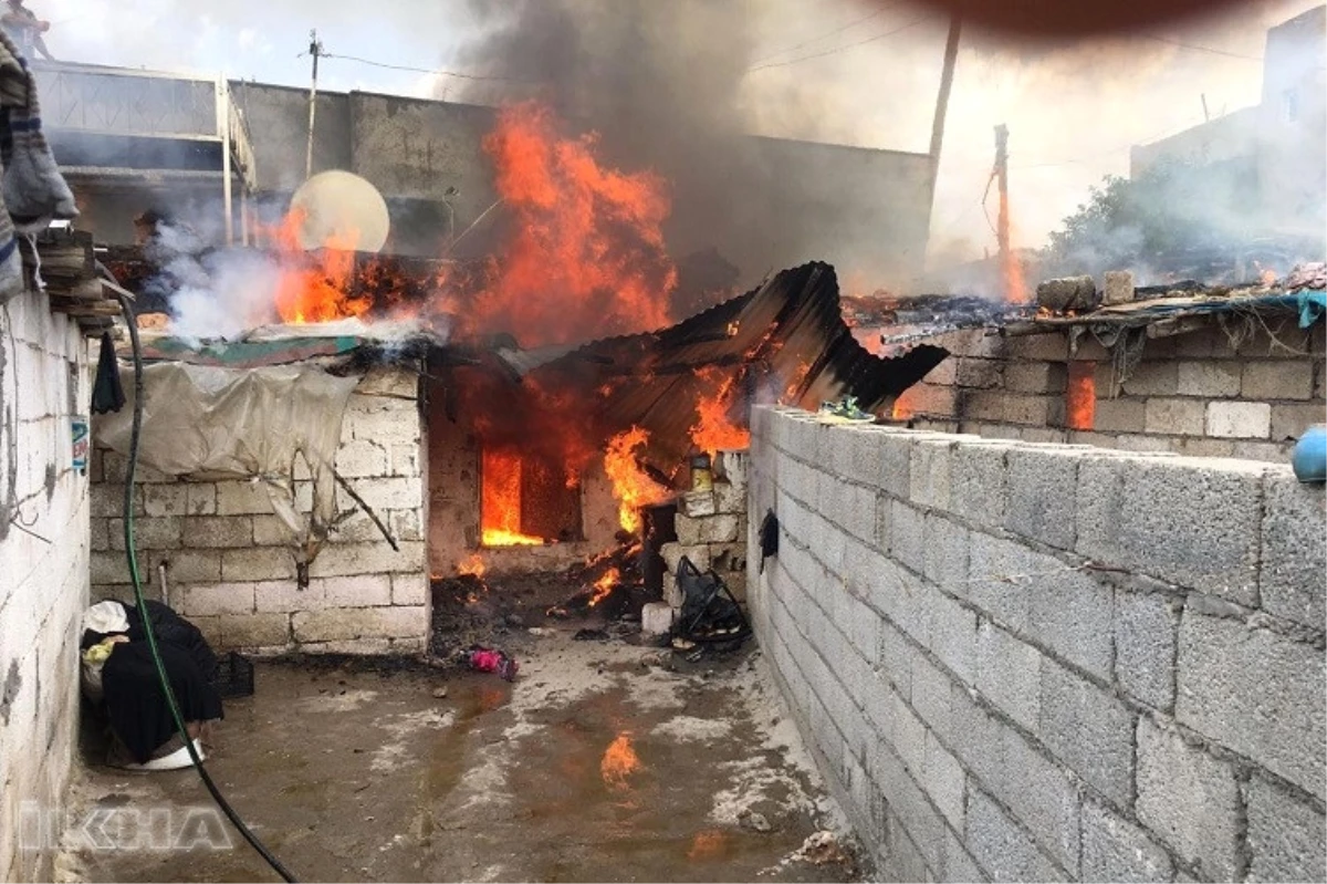Mardin\'de Ev Yangını: 3 Yaralı
