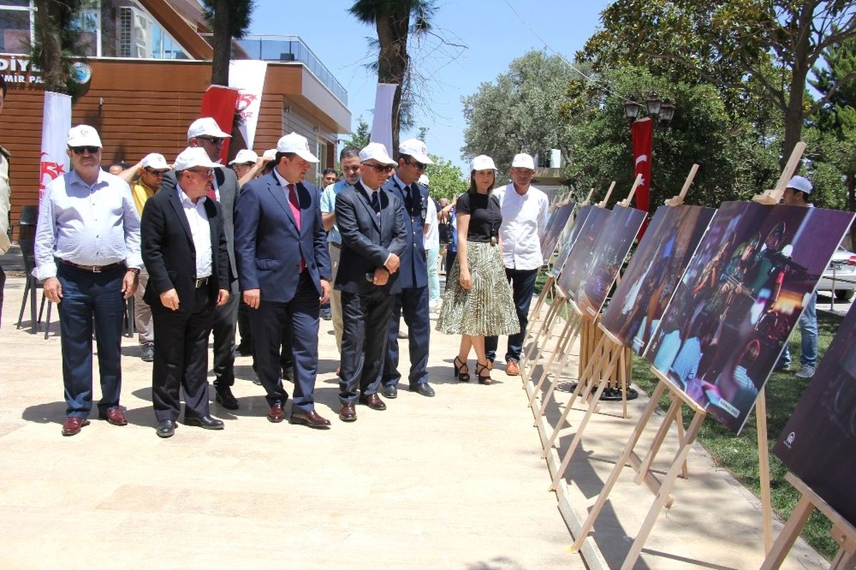 Menderes\'te 15 Temmuz Sergisi