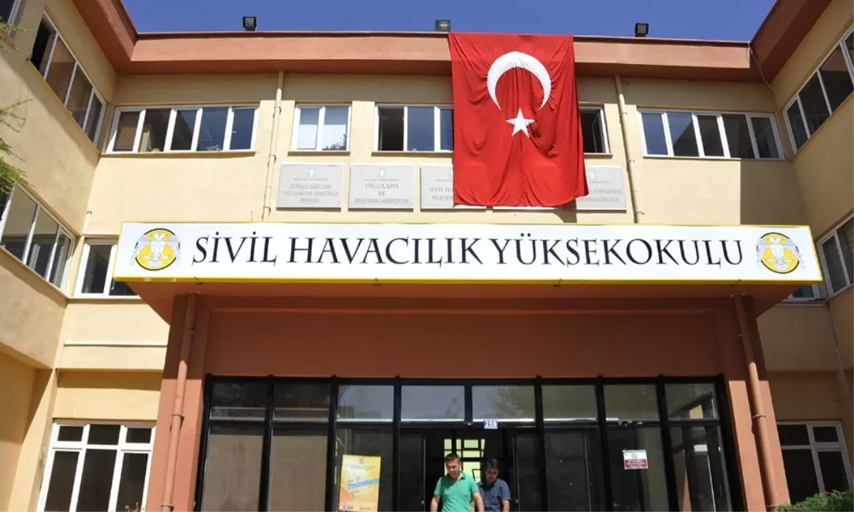 Selçuk\'ta Sivil Havacılık Yüksekokulu İlk Öğrencilerini Alıyor