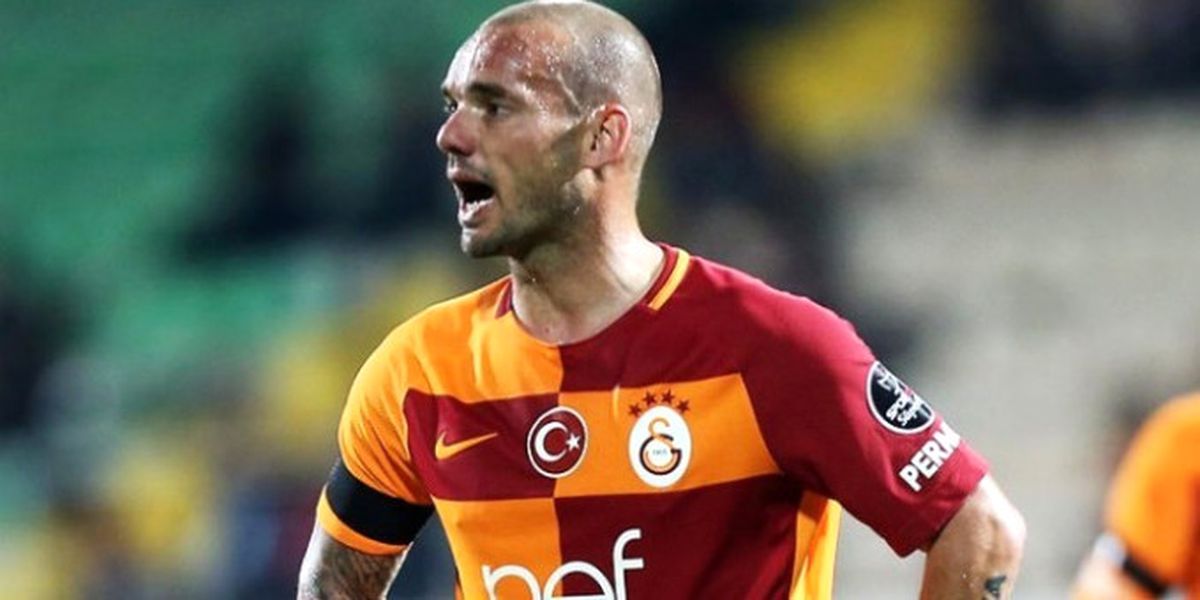 Sneijder\'e Sürpriz Talip!