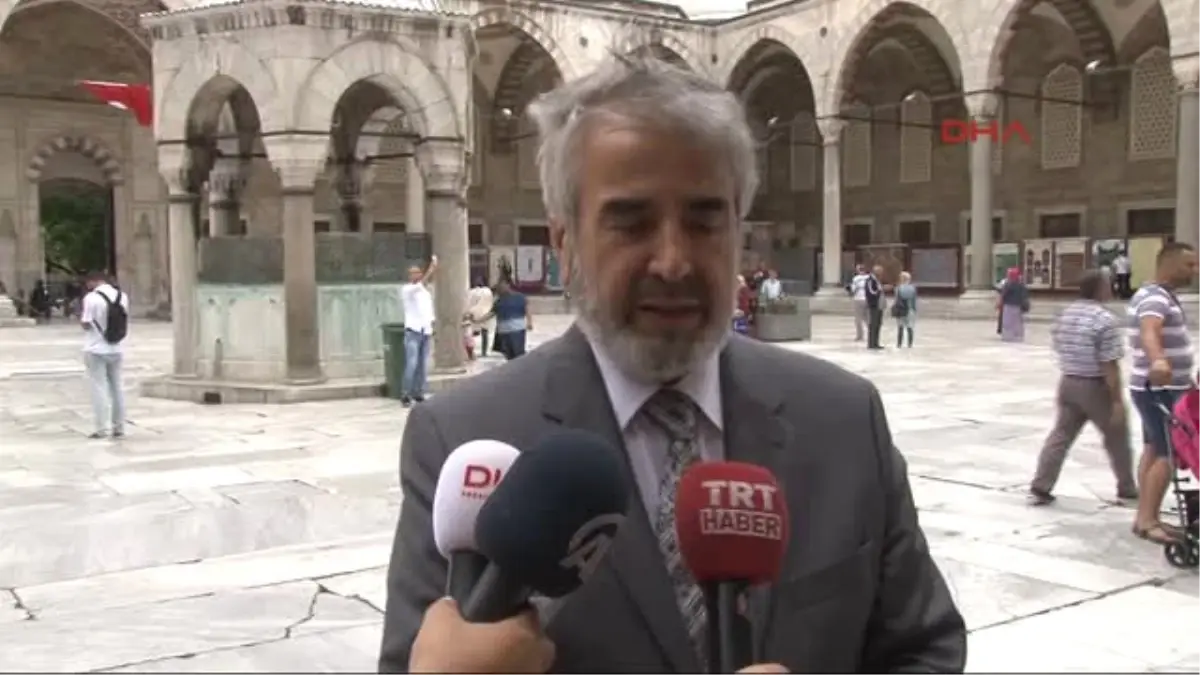 Sultanahmet Camii\'nde 15 Temmuz Şehitleri Için 100 Bin Hatmi Şerifin Duası