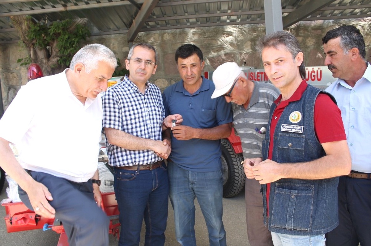 Tosya\'da 4 Köye Yangın Söndürme Tankeri Verildi