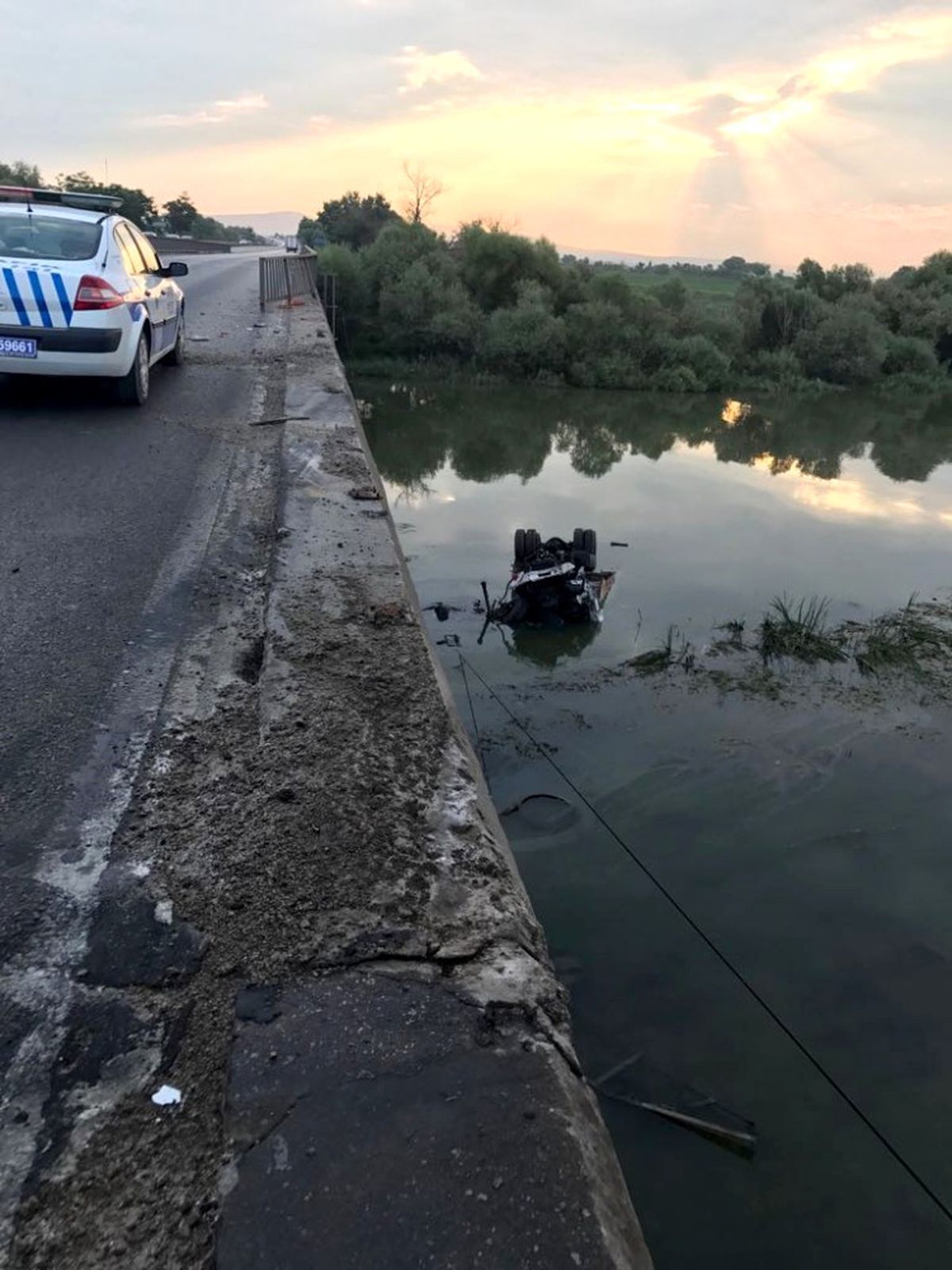 Tuğla Kamyonu Göle Uçtu: 1 Ölü
