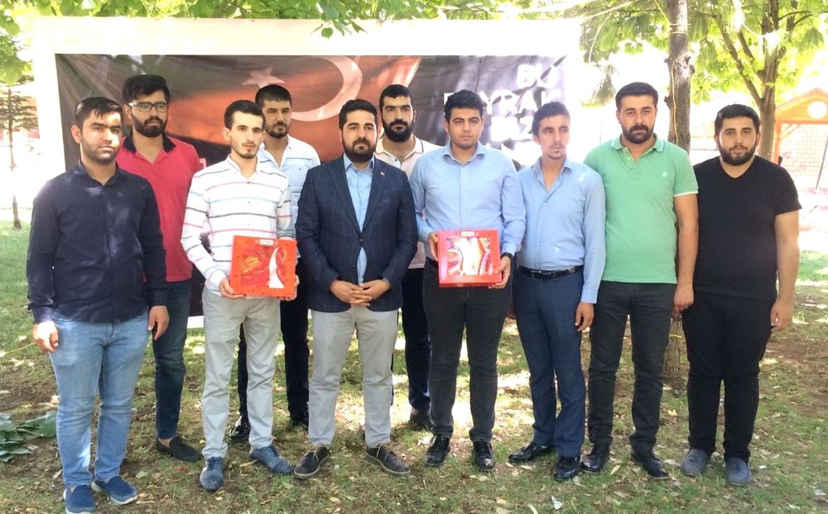 Türk Bayrakları Cumhurbaşkanı Erdoğan\'a Teslim Edilecek