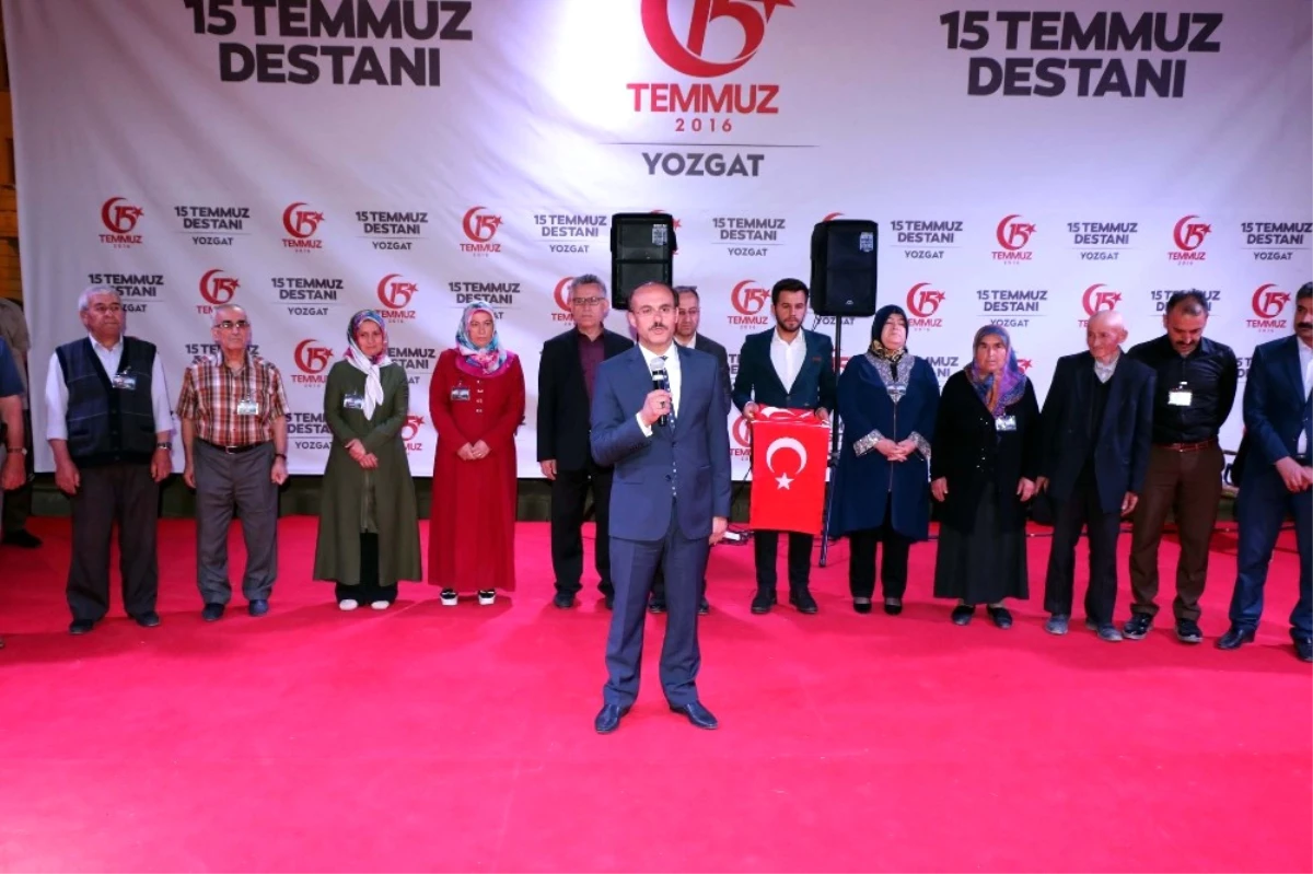 Yozgat\'ta Şehit Yakınları Cumhurbaşkanı Erdoğan\'a Türk Bayrağı Gönderdi