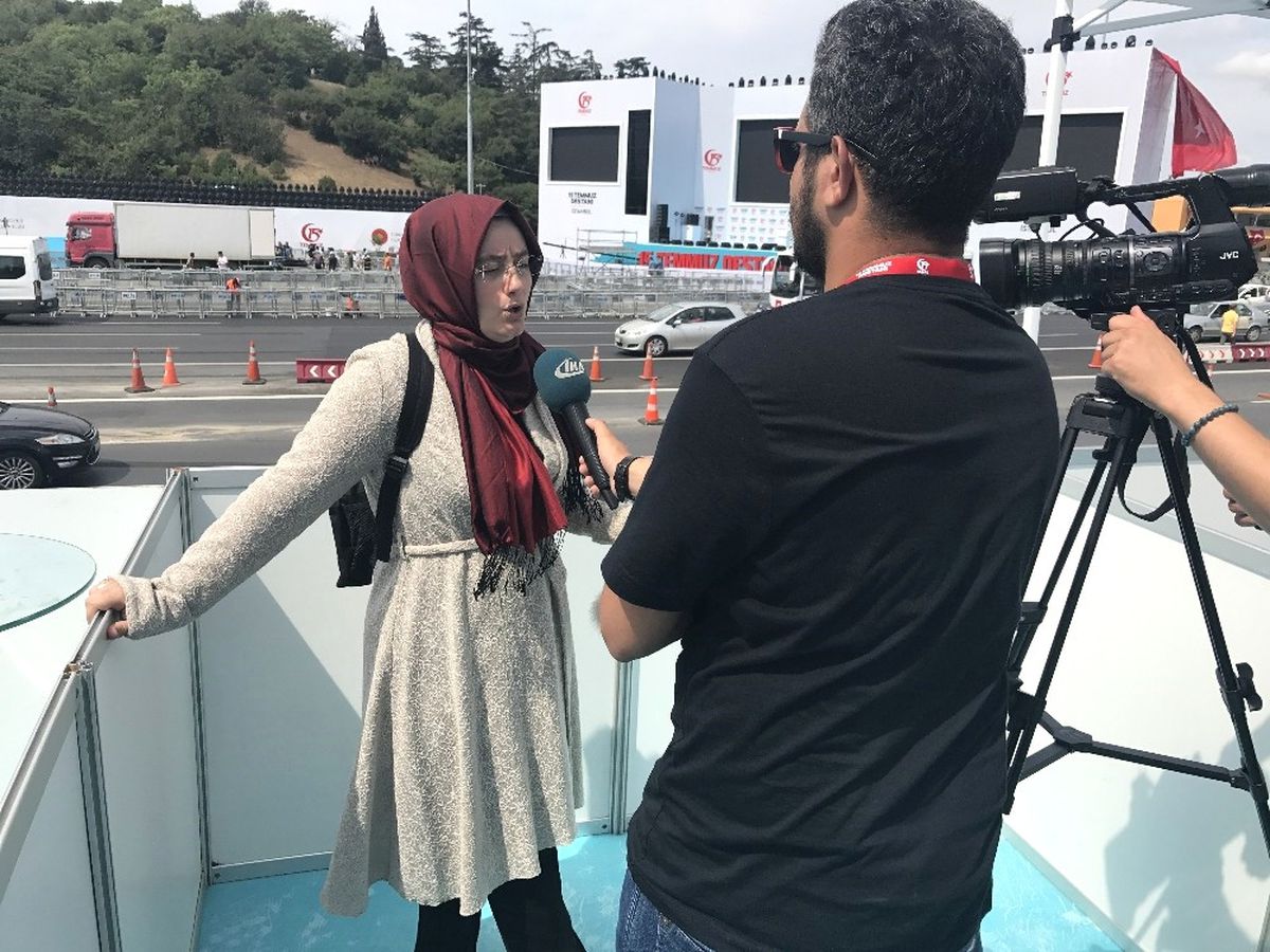 15 Temmuz\'da Darbeci Hainlere Tek Başına Kafa Tutan Safiye Bayat Bir Yıl Sonra Aynı Yerde
