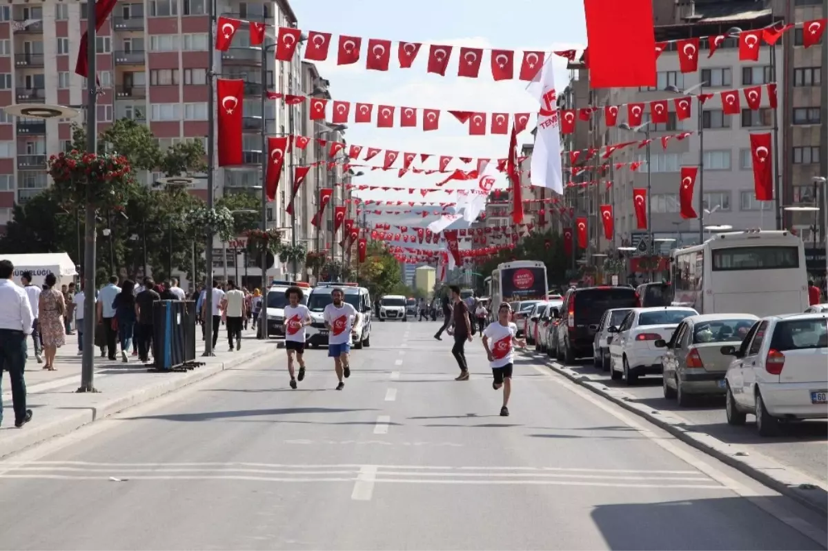 15 Temmuz Şehitleri Anısına Halk Koşusu Yapıldı