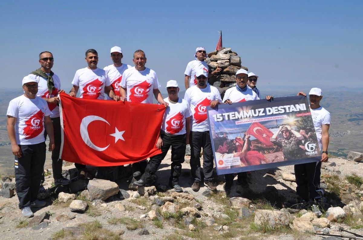 15 Temmuz Şehitlerini Anmak İçin Yıldız Dağı\'na Tırmandılar