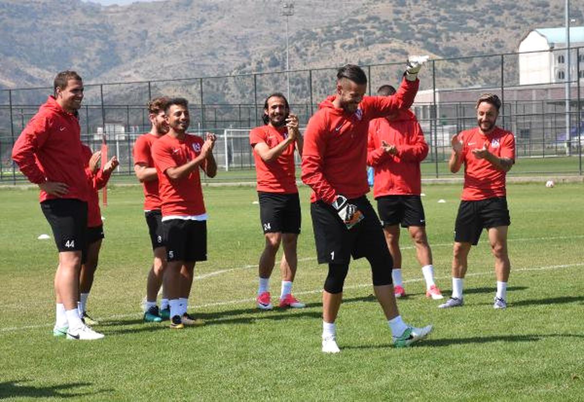 Balıkesirspor\'un Keyfi Yerinde